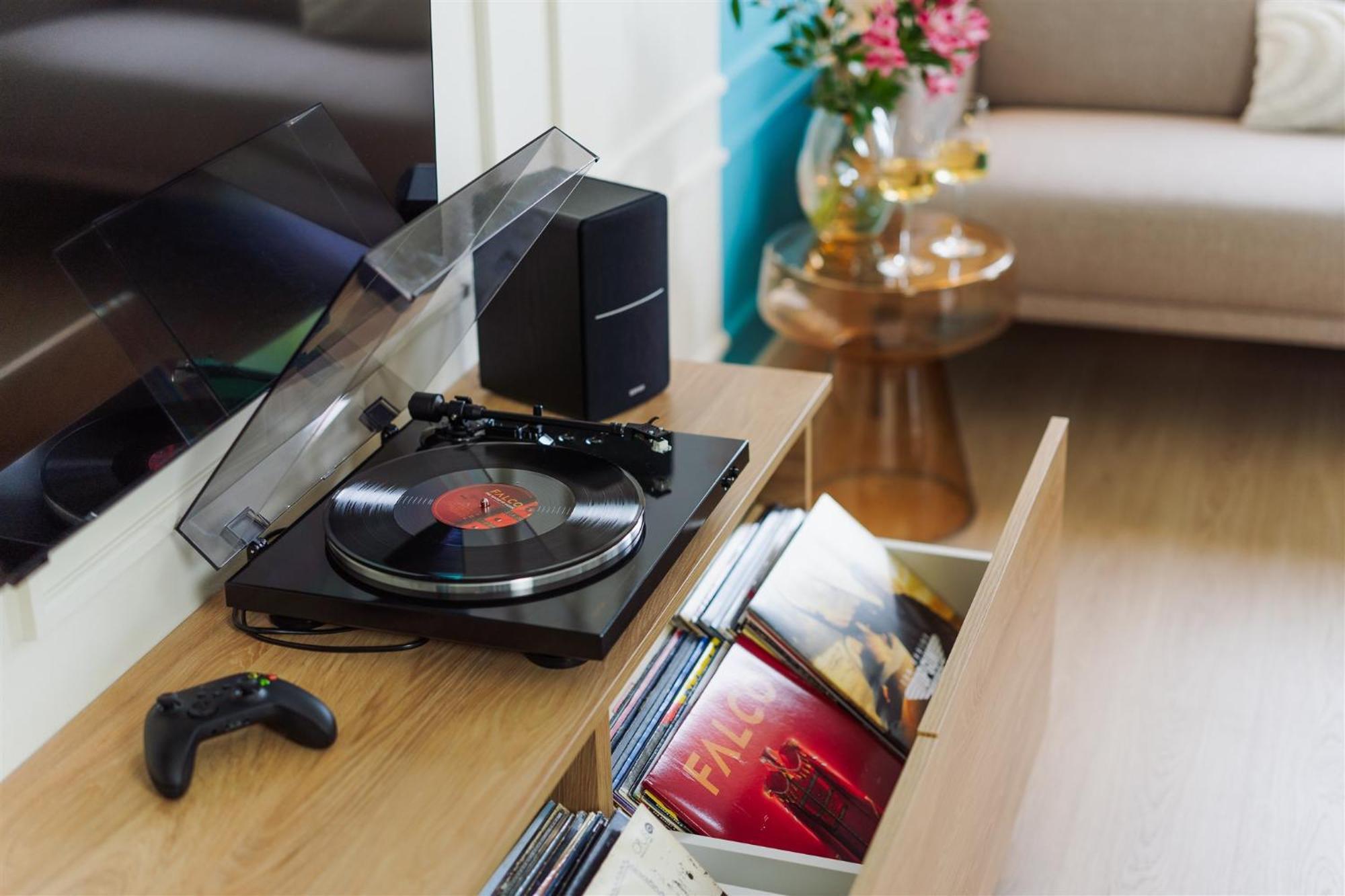 Good Vibe Studio Near Metro - Garage, Air-Conditioning, Vinyl Player Praga Esterno foto