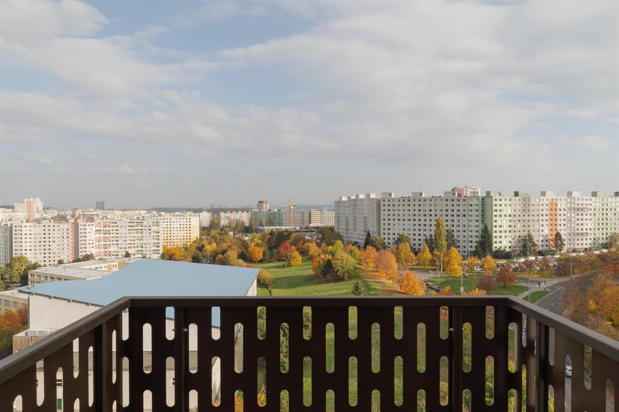 Good Vibe Studio Near Metro - Garage, Air-Conditioning, Vinyl Player Praga Esterno foto